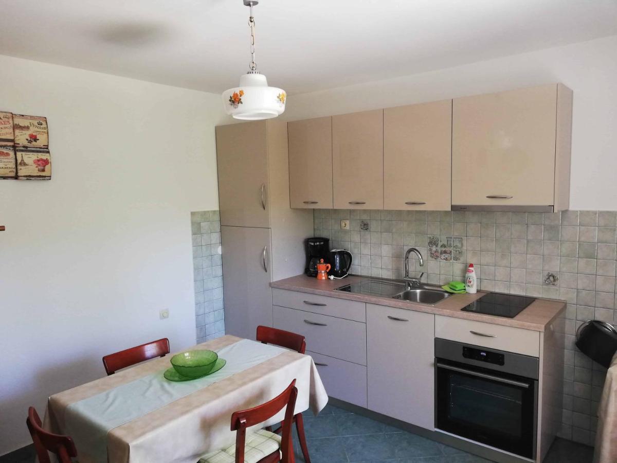 Apartament Sandra Palit