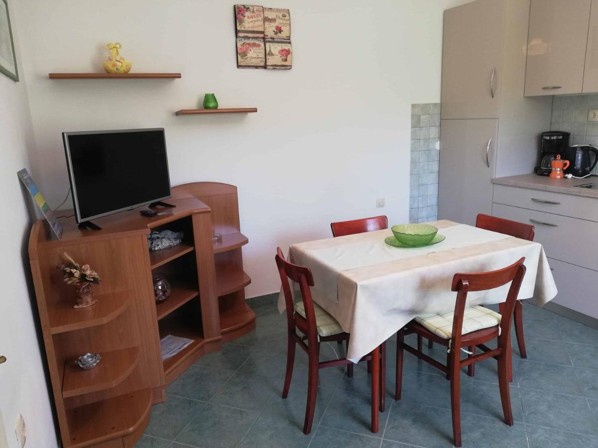 Apartament Sandra Palit